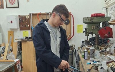 Učenici ponovno preuzeli školu!